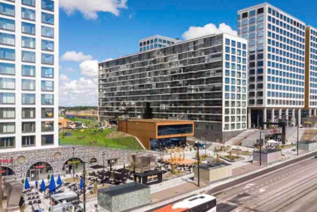 Brand New Modern Condo Built-In Mall Of Tripla 赫尔辛基 外观 照片